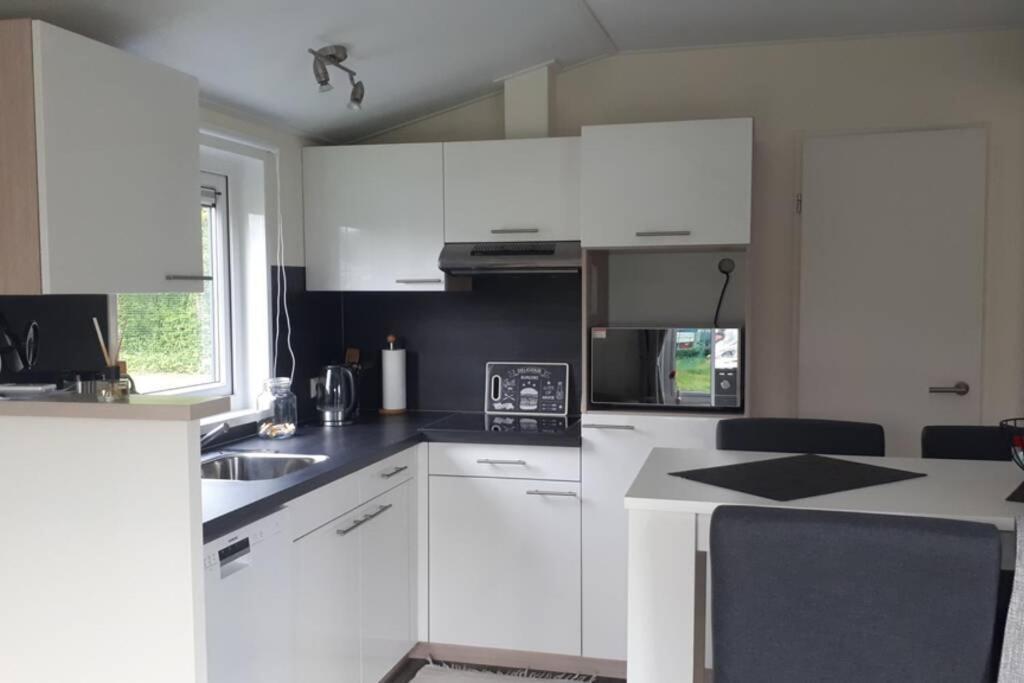 Ferienhaus Chalet Marc Am Moselbogen Villa โคเบลนซ์ ภายนอก รูปภาพ